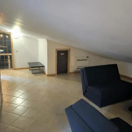 아파트 Large Duplex Pool View