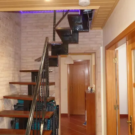 Large Duplex Pool View Апартаменты
